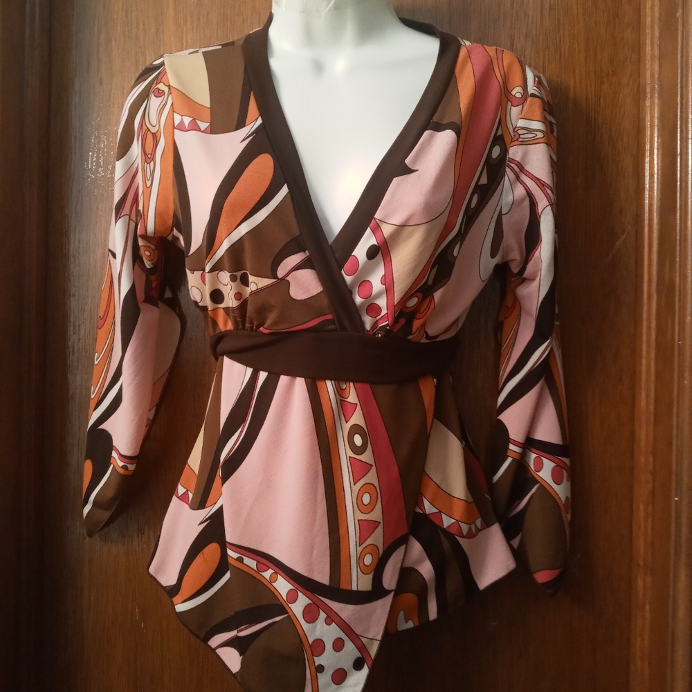 Tempted Pattern Print top with belt M